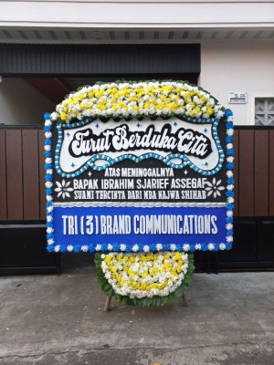 Papan Bunga Duka di Seluas